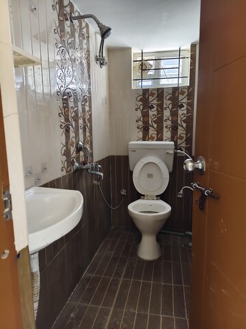 Bathroom in 1 BHK Apartment at Halasuru – for Rent