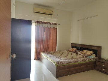 Bedroom in 3 BHK Apartment at Amanora Sterling Towers, Hadapsar – for Rent
