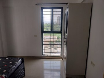 Room in 2 BHK Apartment at Magarpatta City Iris, Hadapsar – for Rent