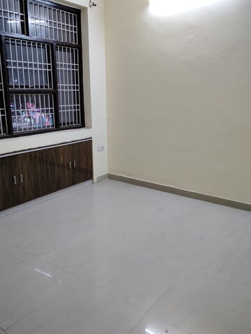 Room in 3 BHK Apartment at Vikas Nagar – for Rent