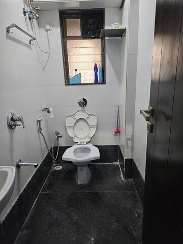 Master Bedroom in 2 BHK Apartment at Chakala Pragati Chs, Jb Nagar – for Rent