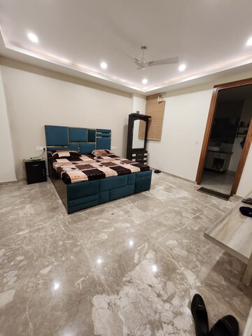 Living Room in 5 BHK Villa at Orchid Petals, Sector 49 – for Rent