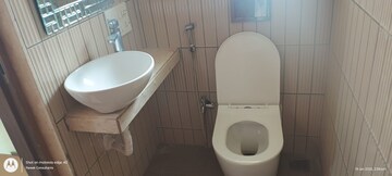 Attached Bathroom in 2 BHK Apartment at Vaibhav Apartment Prabhadevi, Prabhadevi – for Rent