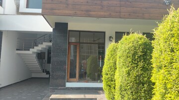 1 RK Independent House – Garden View at Sector 21 - for Sale