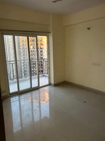 Bedroom in 4 BHK Apartment at Sunshine Helios, Sector 78 – for Rent