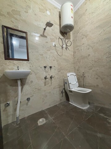 Bathroom in 2 BHK Builder Floor at Ardee City, Sector 52 – for Rent