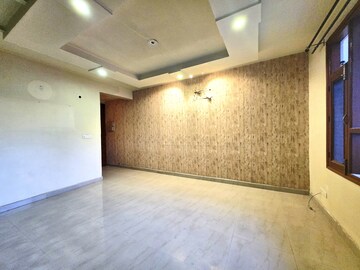 Room in 3 BHK Apartment at Peer Mucchalla – for Sale