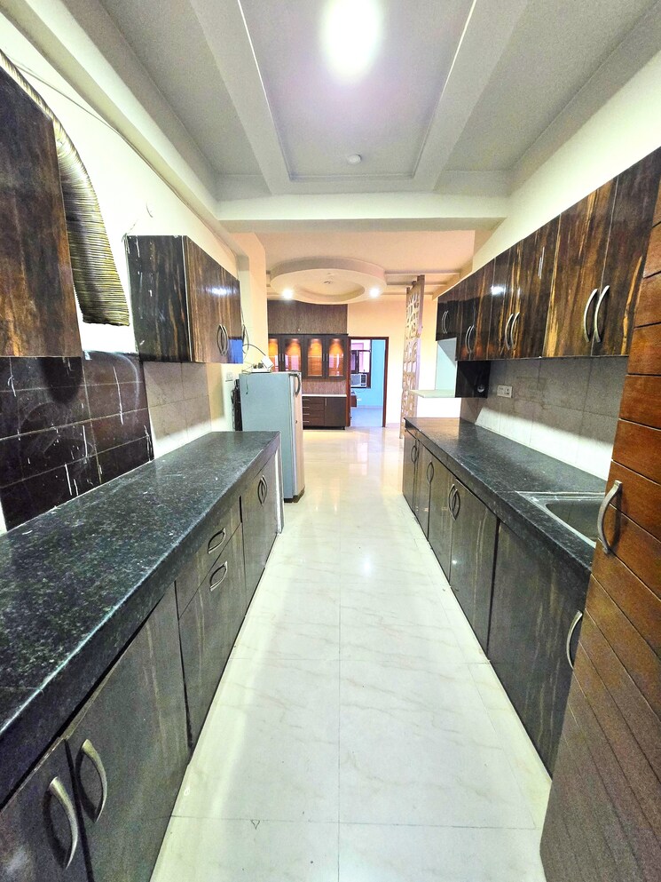 Kitchen, peer mucchalla 3 Bedroom 1850 Sq.Ft. Apartment In Peer Mucchalla Zirakpur 8291594