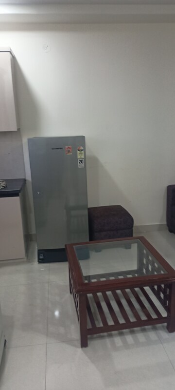 Furnished Amenities in 1 BHK Builder Floor at Greenwood City, Sector 40 – for Rent