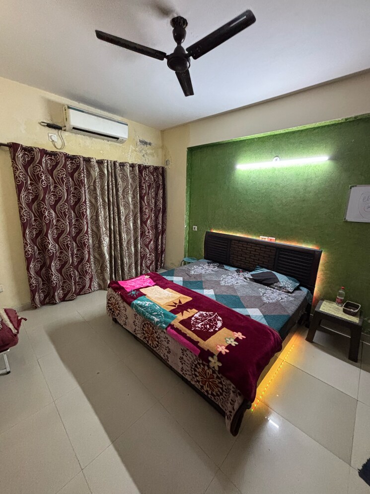 Bedroom, msa-golf-gardenia 1 Bedroom 910 Sq.Ft. Apartment In Alpha Ii Greater Noida Greater Noida 8291623