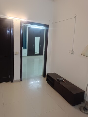 Room in 3.5 BHK Villa at RWA Apartments Sector 50, Sector 50 – for Rent