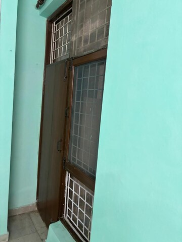 Furnished Amenities in 2.5 BHK Villa at RWA Apartments Sector 70, Sector 70 – for Rent
