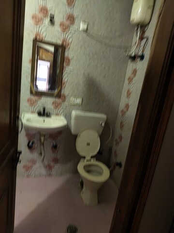 Bathroom in 1.5 BHK Villa at RWA Apartments Sector 41, Sector 41 – for Rent