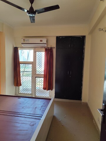 Furnished Amenities in 2.5 BHK Apartment at Futec Gateway, Sector 75 – for Sale