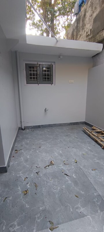 Room in 3 BHK Apartment at Futec Gateway, Sector 75 – for Sale