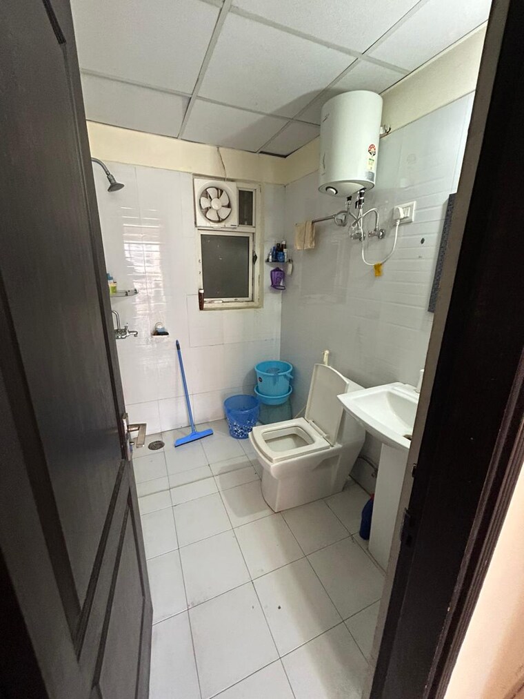 Bathroom, skytech-matrott 2.5 Bedroom 1150 Sq.Ft. Apartment In Sector 76 Noida 8291749