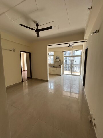 Room in 2.5 BHK Apartment at Skytech Matrott, Sector 76 – for Sale