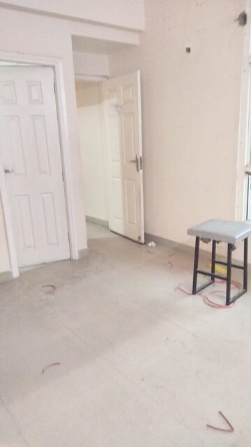 Room in 3 BHK Apartment at Supertech Cape Town, Sector 74 – for Rent