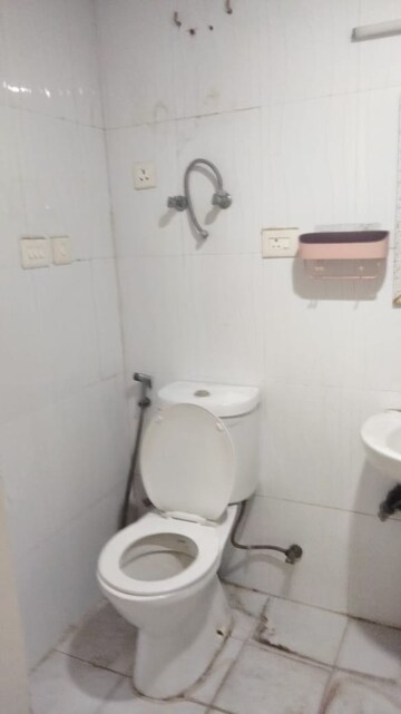 Bathroom in 3 BHK Apartment at Supertech Cape Town, Sector 74 – for Rent