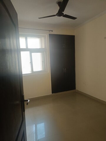 Room in 3 BHK Apartment at Aims Golf Avenue I, Sector 75 – for Rent