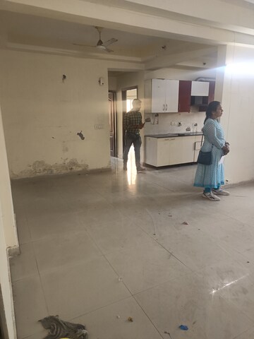 Parking in 3 BHK Apartment at Aims Golf Avenue I, Sector 75 – for Rent