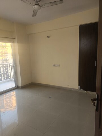 Room in 3 BHK Apartment at Aims Golf Avenue I, Sector 75 – for Rent