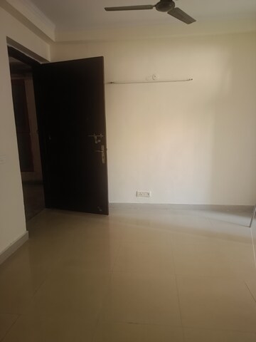 Room in 3 BHK Apartment at Aims Golf Avenue I, Sector 75 – for Rent