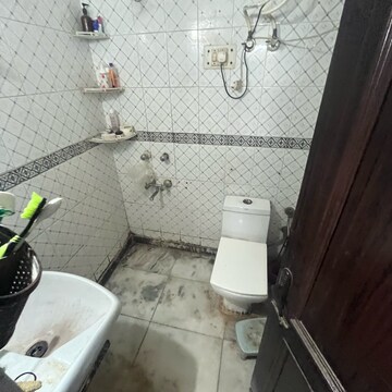 Bathroom in 1 BHK Builder Floor at Khirki Extension – for Rent