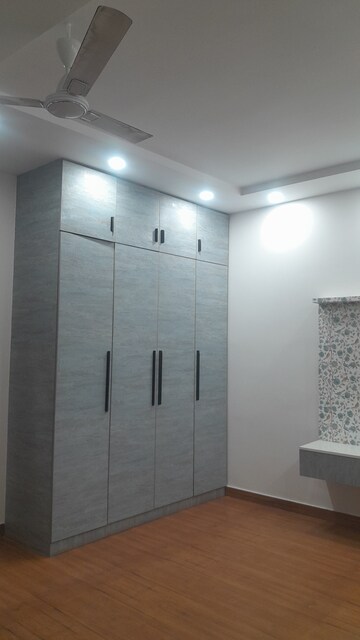 Bathroom in 3 BHK Builder Floor at Eros Rosewood City, Sector 49 – for Rent