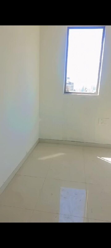 Room in 2 BHK Apartment at Naman Habitat, Andheri West – for Rent