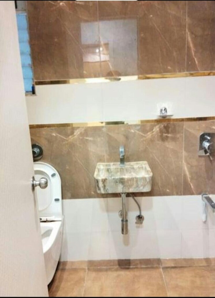 Bathroom, mohini-castle 3 Bedroom 1000 Sq.Ft. Apartment In Khar West Mumbai 8292104