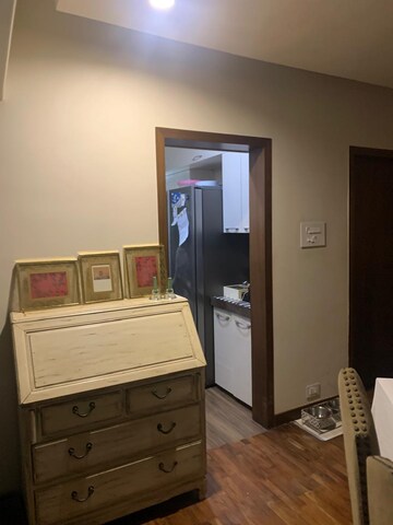 Furnished Amenities in 3 BHK Apartment at Mittal Ruia Park, Juhu – for Rent