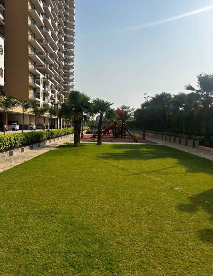 Garden, divyansh-onyx 2.5 Bedroom 1375 Sq.Ft. Apartment In Gyan Khand Ghaziabad 8292155