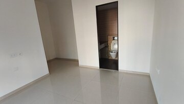 Room in 2 BHK Apartment at Lodha Vista, Lower Parel – for Rent
