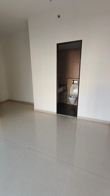 Room in 2 BHK Apartment at Lodha Vista, Lower Parel – for Rent