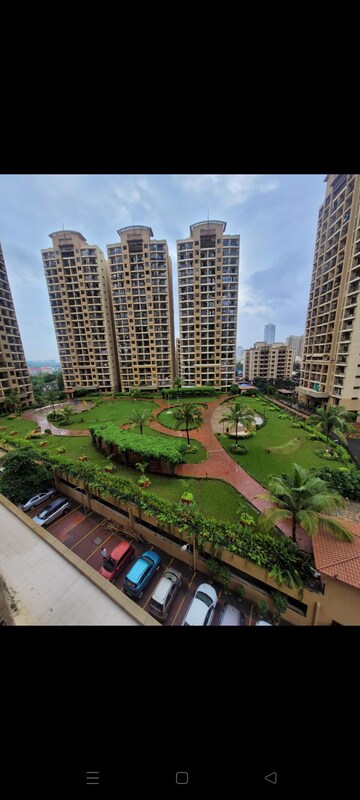 1 BHK Apartment For Rent in K Raheja Heights, Malad East