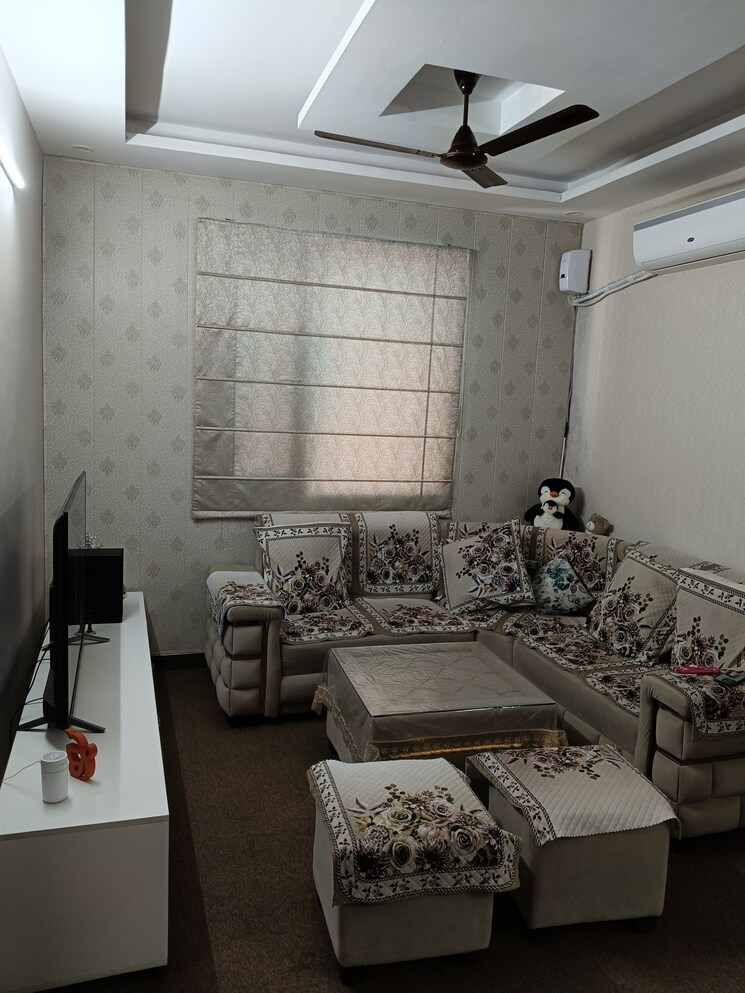 Living Room, guru-nanak-enclave 3 Bedroom 1000 Sq.Ft. Builder Floor In Dhakoli Village Zirakpur 8292227