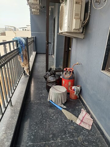 Gym in 2 BHK Builder Floor at DLF City Phase IV, Dlf Phase iv – for Rent