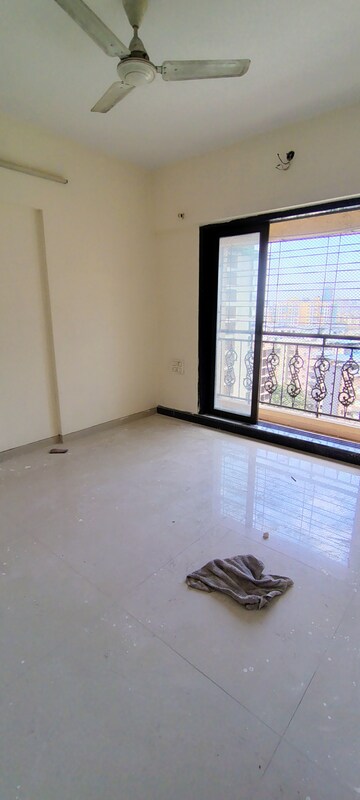 Bedroom in 2 BHK Apartment at Neminath Heights, Mira Road – for Rent