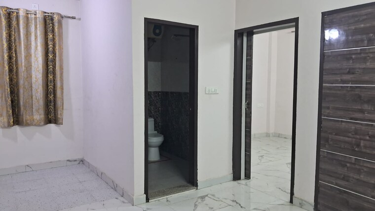 Room, south city 2 4 Bedroom 360 Sq.Ft. Builder Floor In South City 2 Gurgaon 8292429