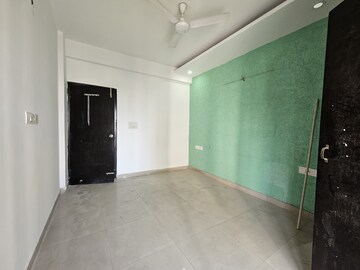 Room in 3 BHK Apartment at Fortune Victoria Heights, Dhakoli Village – for Sale