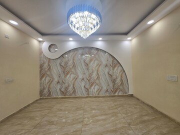 Room in 3 BHK Apartment at Sector 20 – for Sale