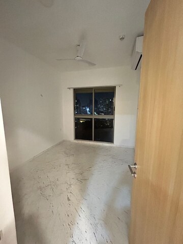 Room in 2 BHK Apartment at Lodha Bel Air, Jogeshwari West – for Rent