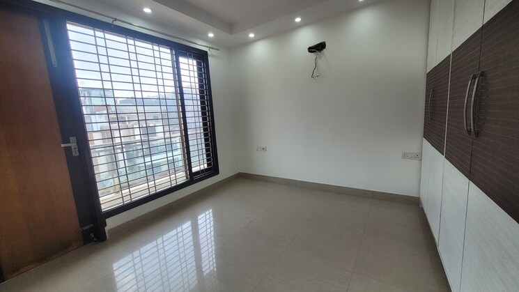 Room, vivek vihar phase 1 4 Bedroom 2700 Sq.Ft. Builder Floor In Vivek Vihar Phase 1 Delhi 8292539