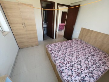 Master Bedroom in 2 BHK Apartment at Omkar Signet, Malad East – for Rent