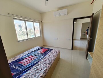 Bedroom in 2 BHK Apartment at Omkar Signet, Malad East – for Rent