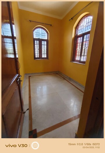 Room in 4 BHK Independent House at Gomti Nagar – for Rent