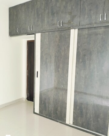 Room in 2 BHK Apartment at Puppalaguda – for Rent