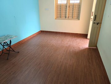 Room in 1 BHK Villa at Vejalpur – for Rent
