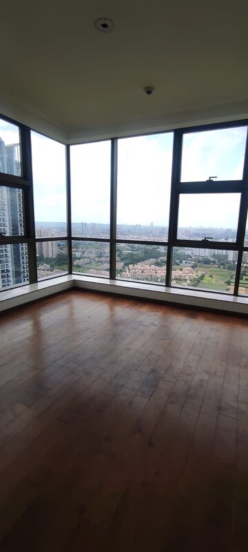 Room in 3 BHK Apartment at M3M Golf Estate, Sector 65 – for Sale